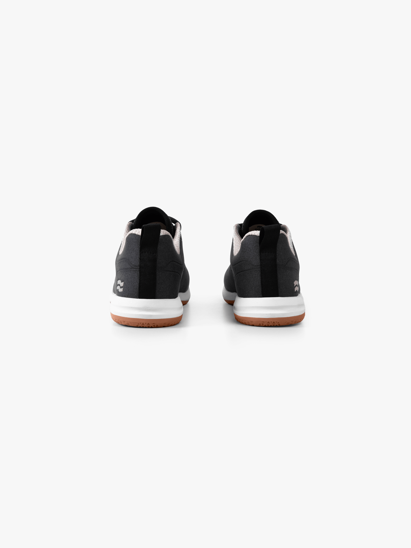 Strike Mvmnt Sueze Trainer Matte Black / Gum