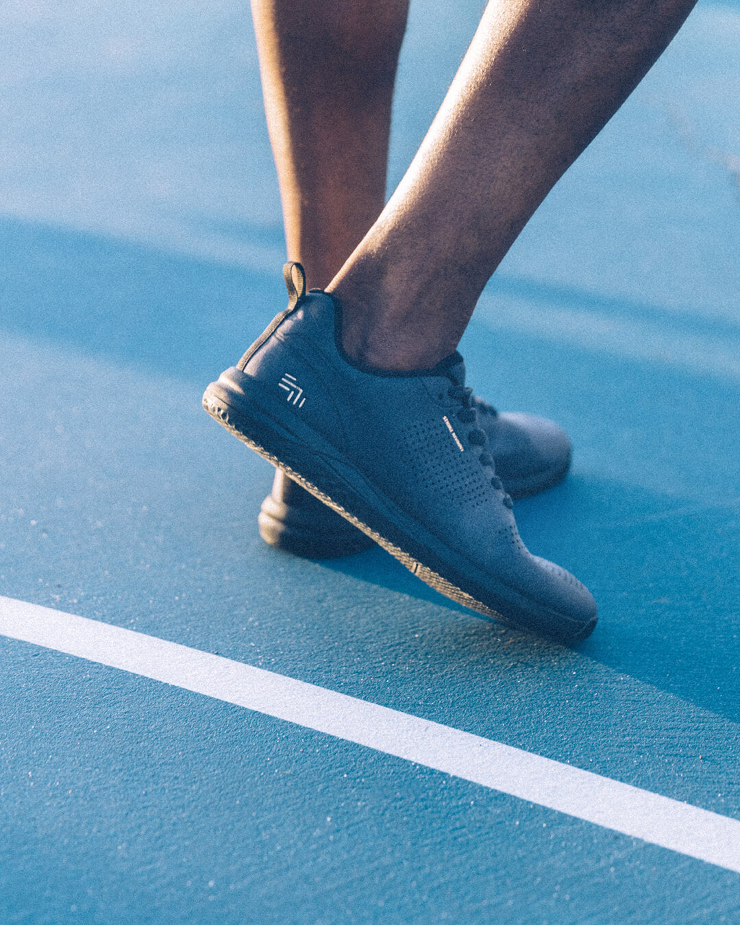 Strike Mvmnt Sueze EZ Trainer Black Smoke