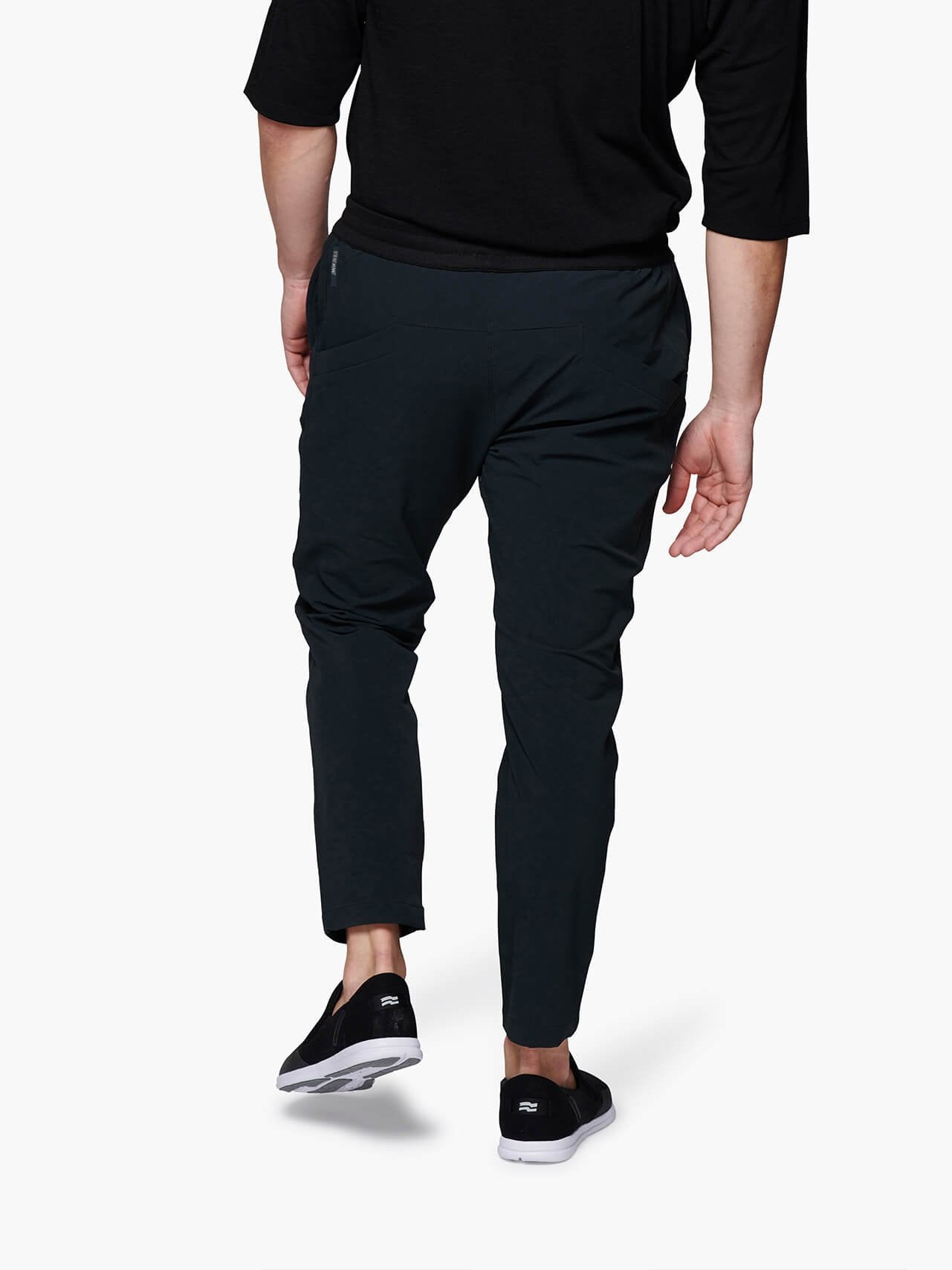 Strike Mvmnt FWD Cropped Pant Phantom Black
