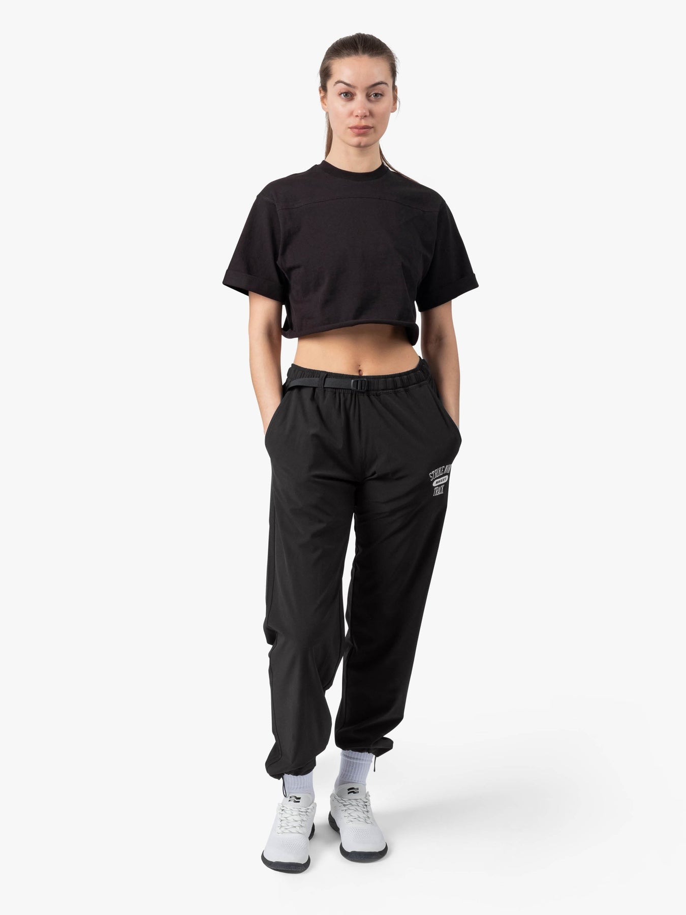 Strike Mvmnt Field TrackPant - Track QuickDry Phantom Black / White