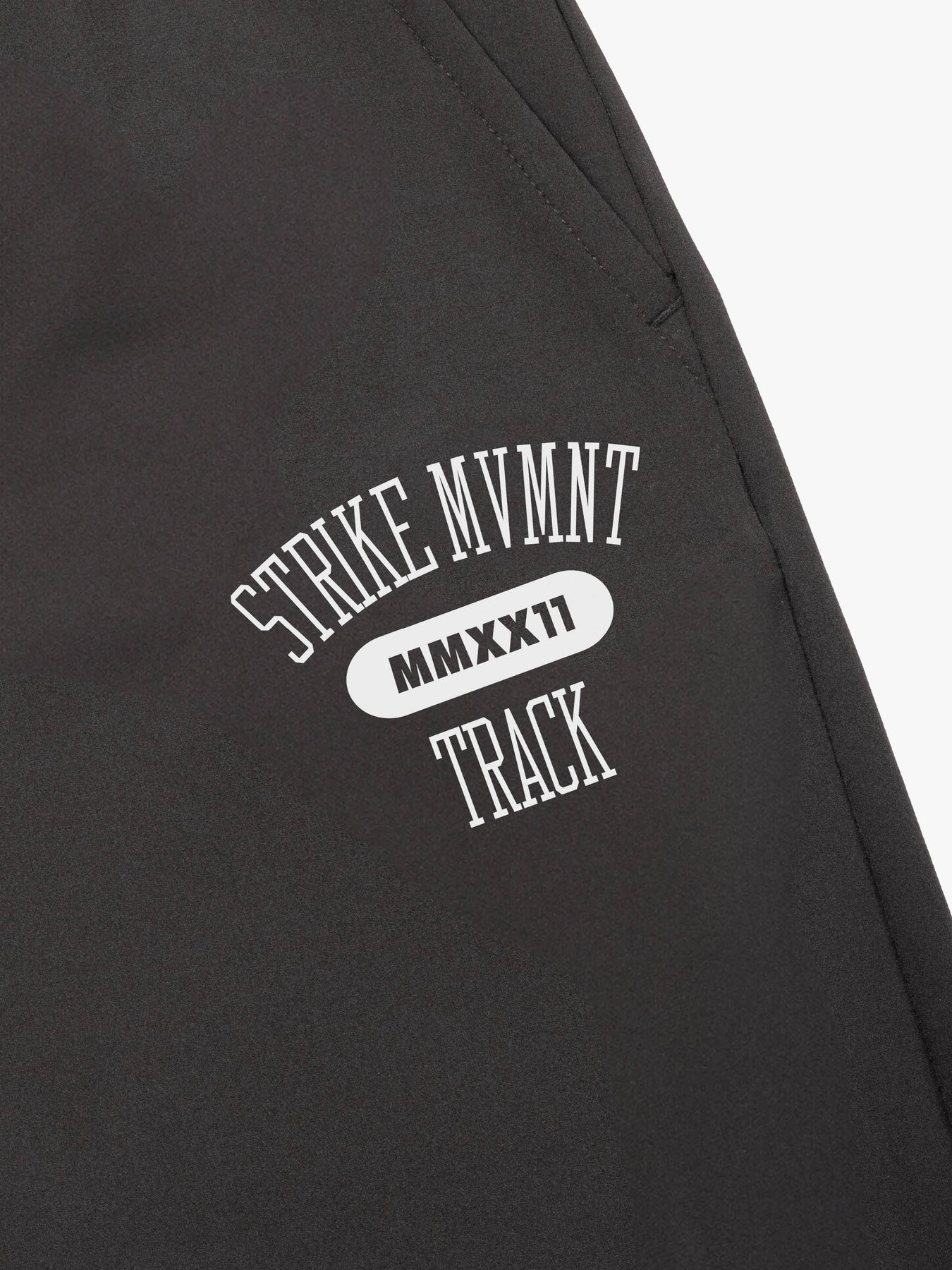 Strike Mvmnt Field TrackPant - Track QuickDry Phantom Black / White